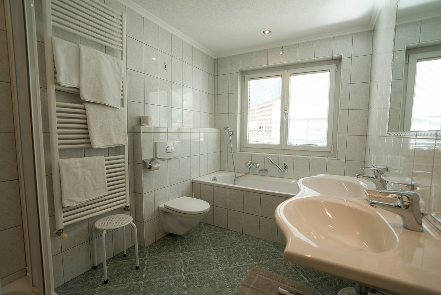 Family Suite Apart Post